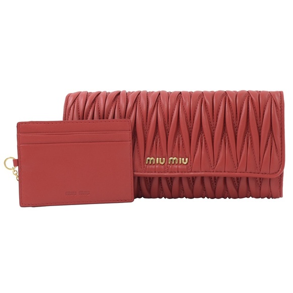 Miu Miu Large Matelasse’ nappa leather wallet 💯 Authentic - Picture 4 of 9